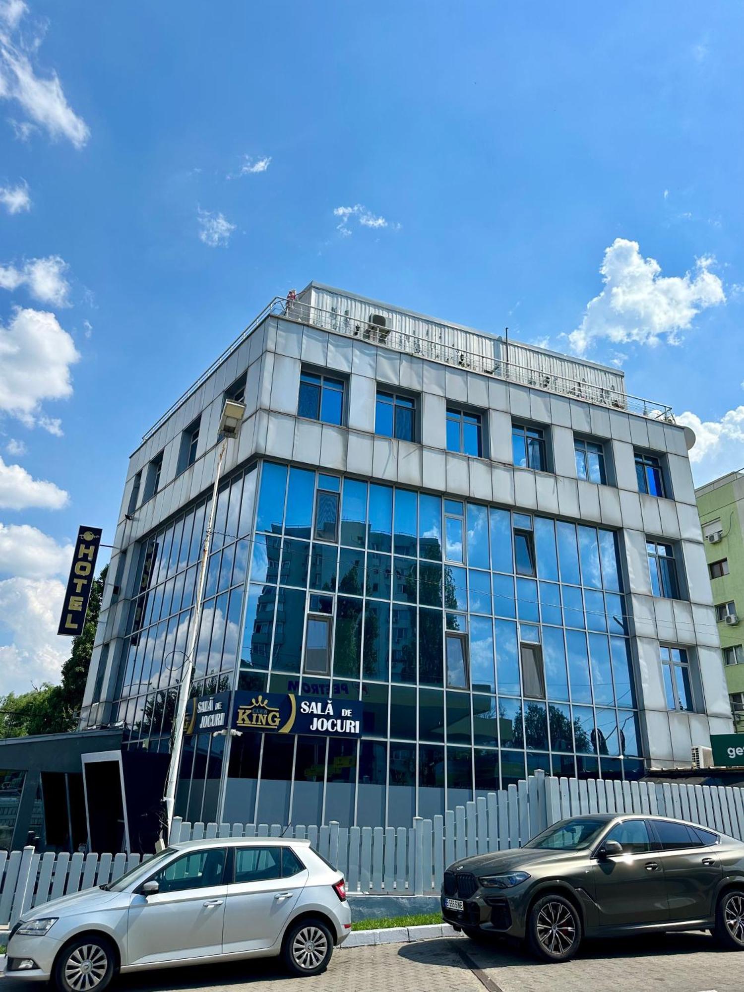 Lion'S Hotel بوخارست المظهر الخارجي الصورة