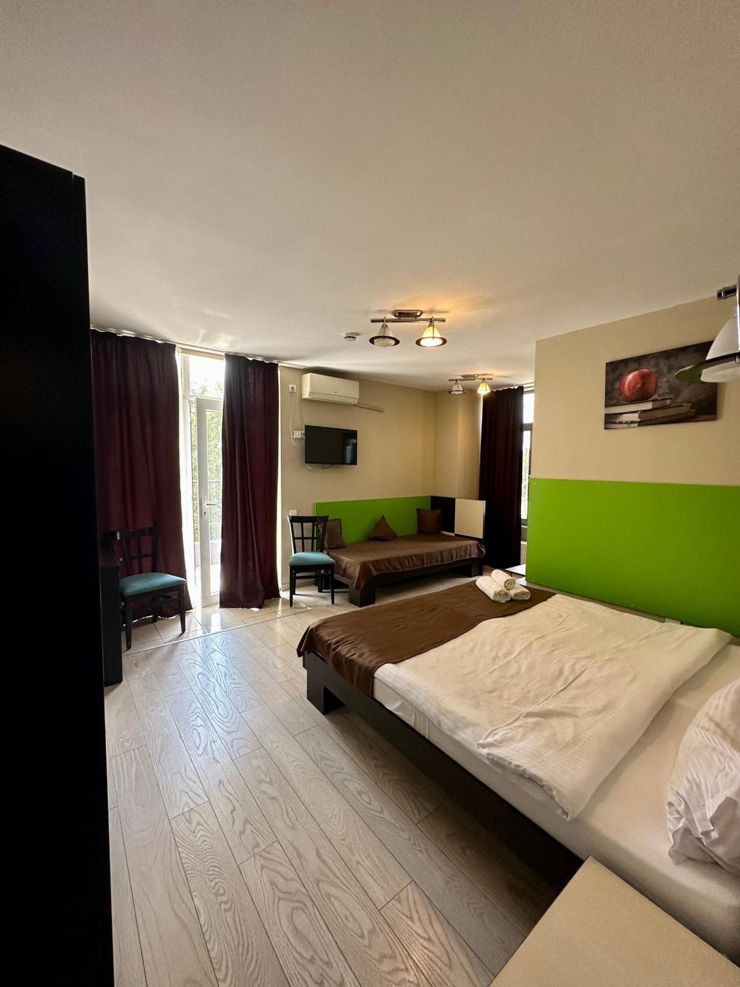 Lion'S Hotel بوخارست المظهر الخارجي الصورة